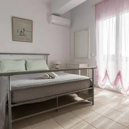 Botzi-the House On The Hill Apartman Marathiász