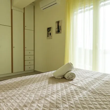 Apartman Botzi-the House On The Hill *